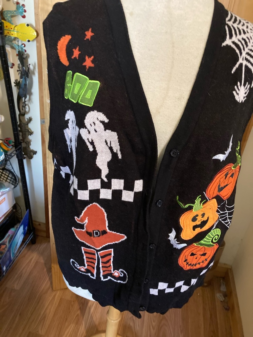 Trickz N' Treatz Halloween vest and spider necklace - Picture 2 of 10